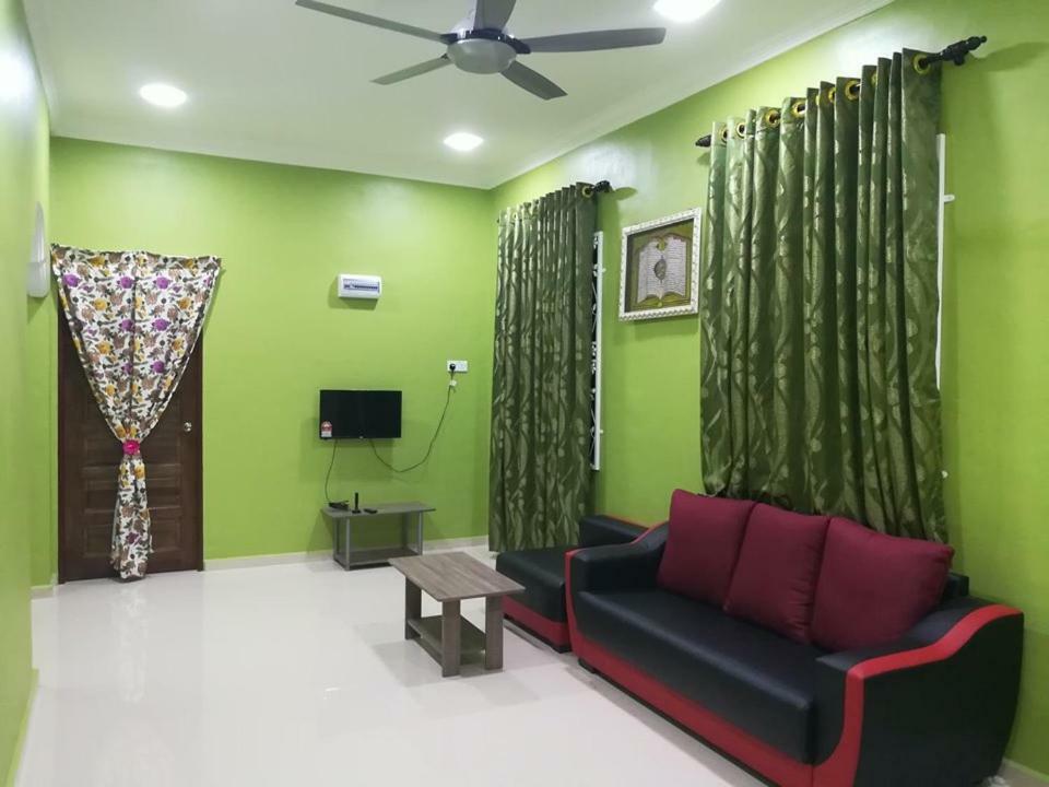 Homestay Damai Yusmila Kuala Terengganu Kültér fotó